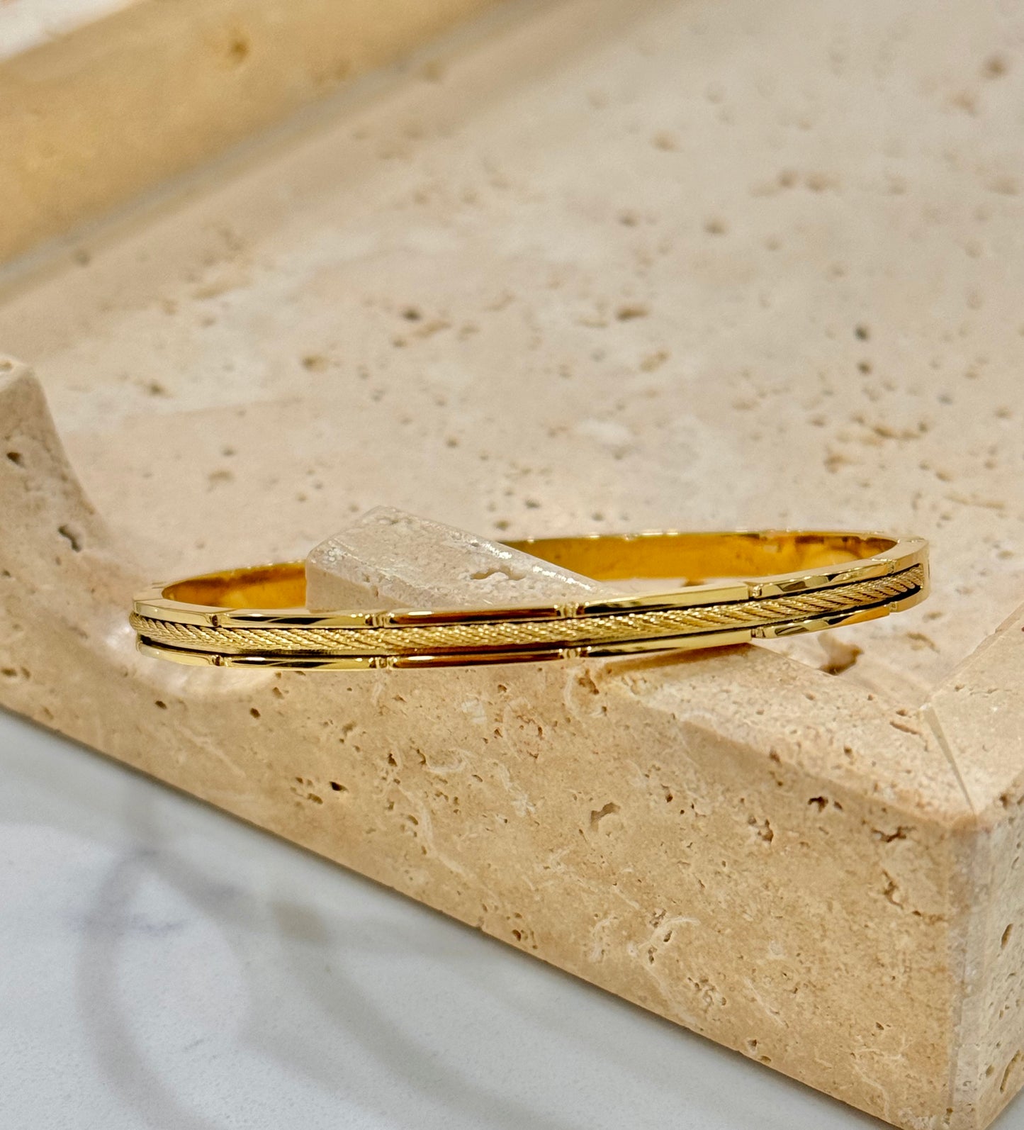 CLOE BANGLE